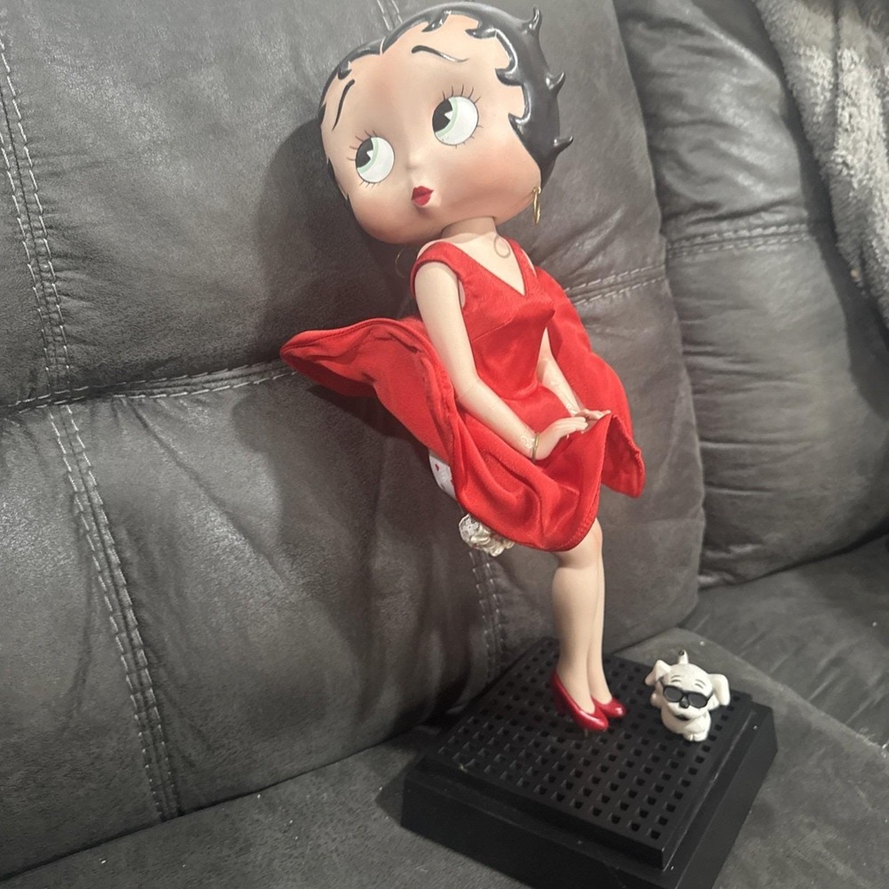 Rare Betty Boop Marilyn Monroe Red Dress Inspired Figure W/ Pudgy Puppy Figurine - Picture 2 of 6